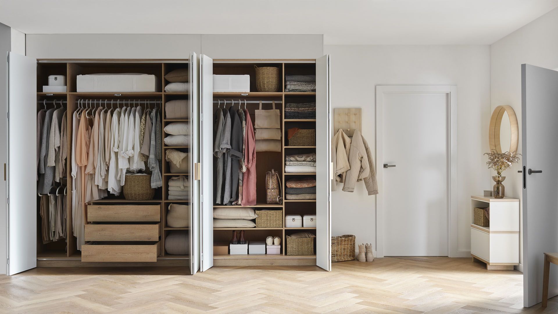 pojemna szafa w przedpokoju