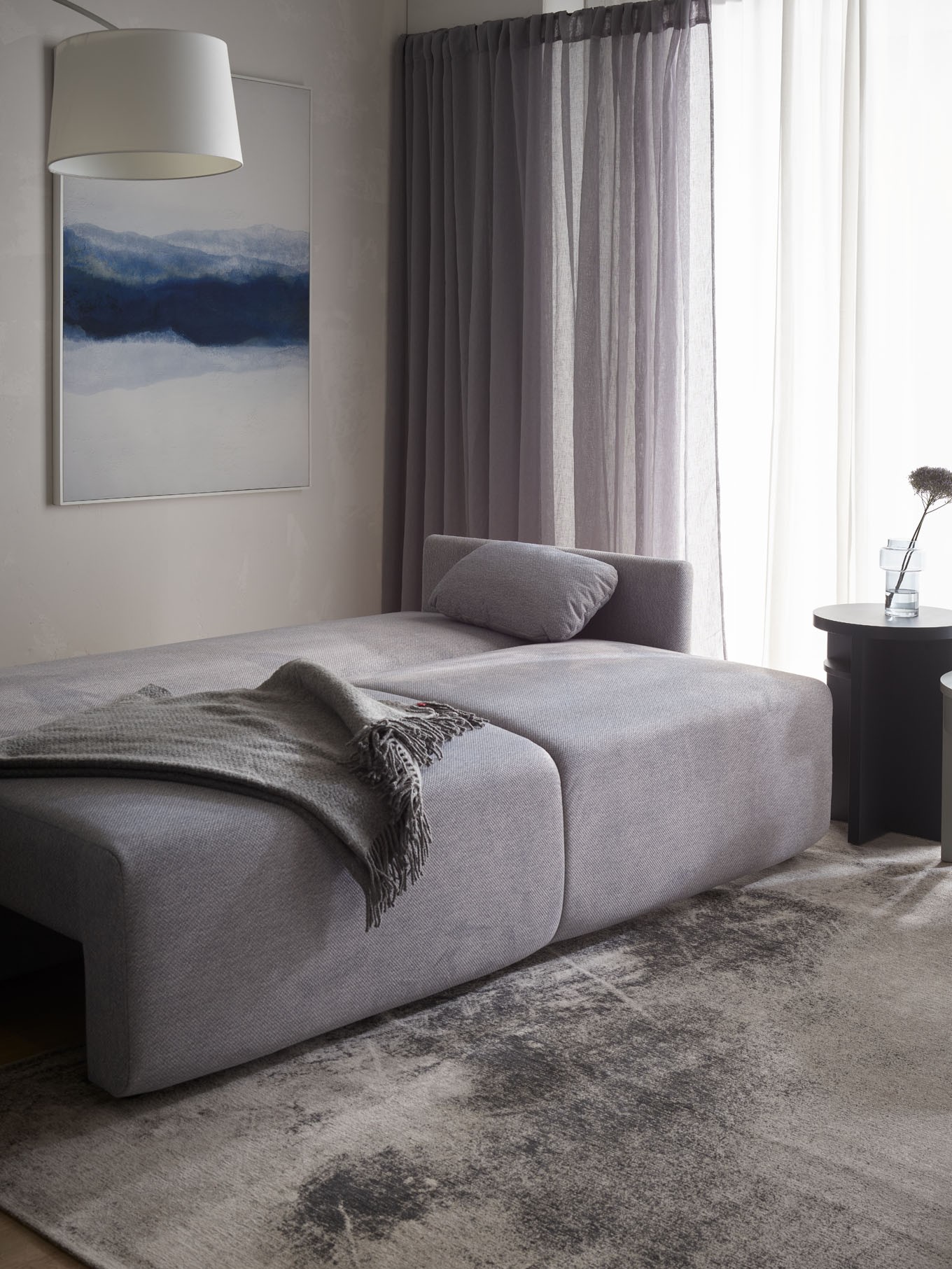 wąska sofa