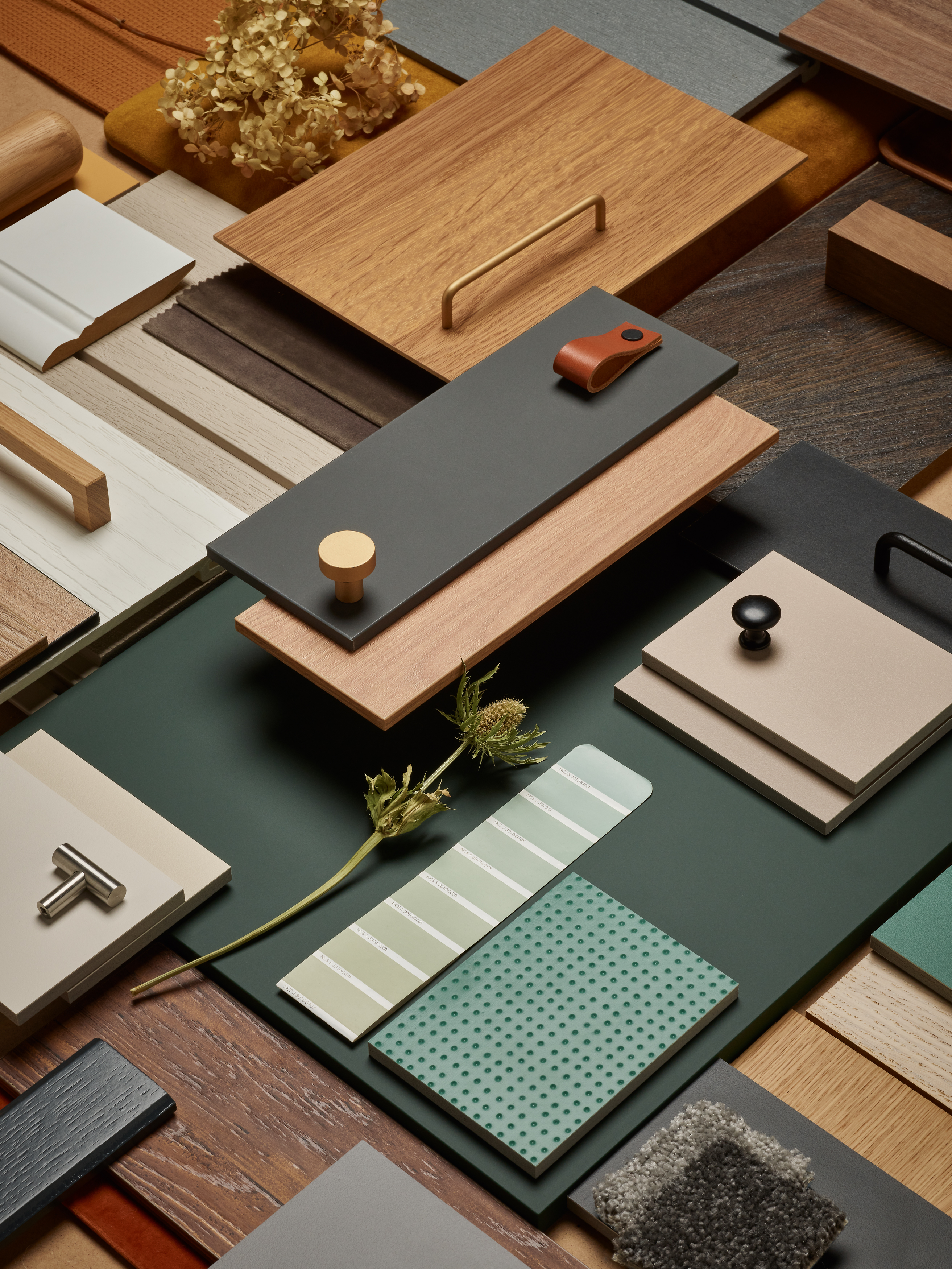 HUNDREDS OF ORIGINAL PRODUCTS