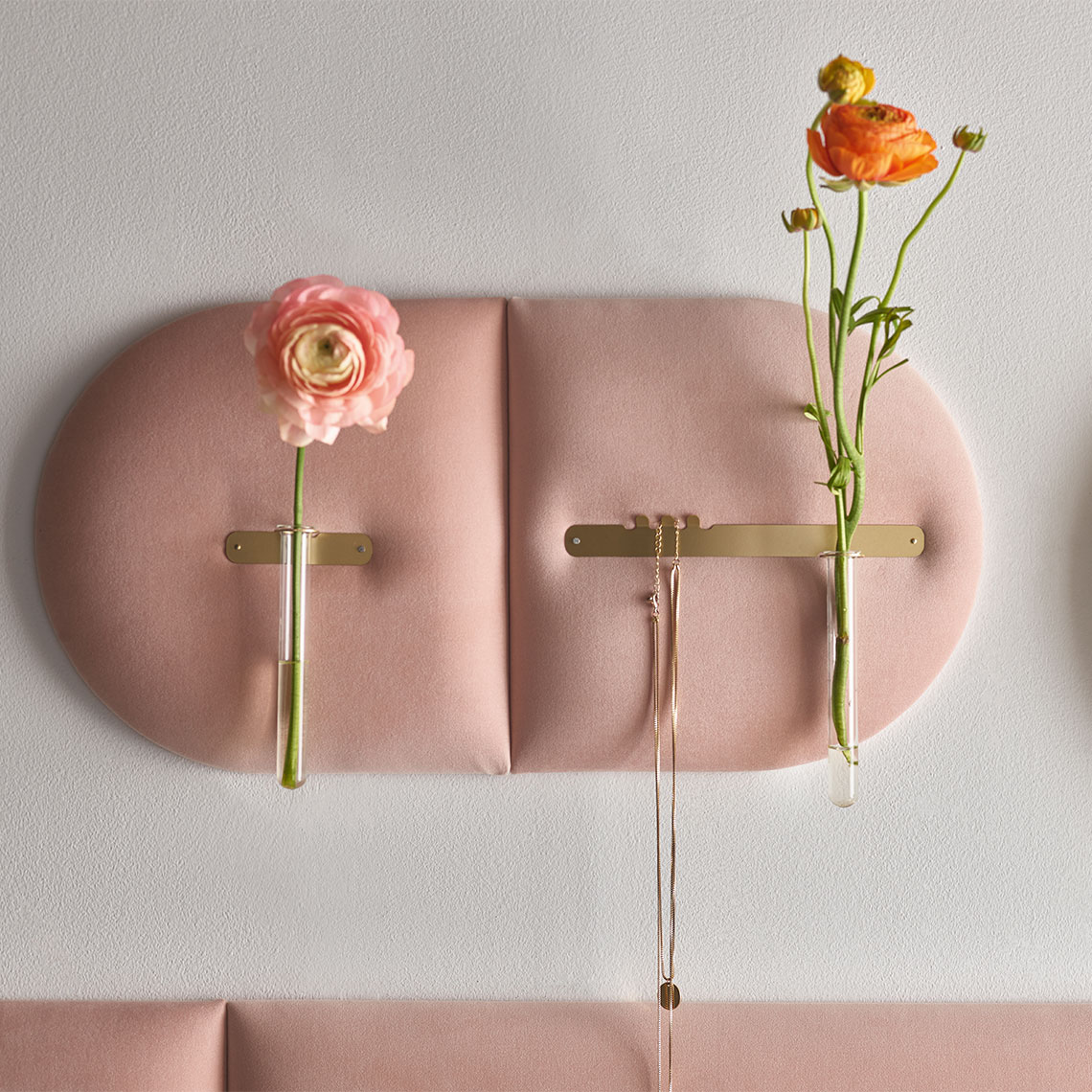 Upholstered panel Oval 2 Soform arrangement