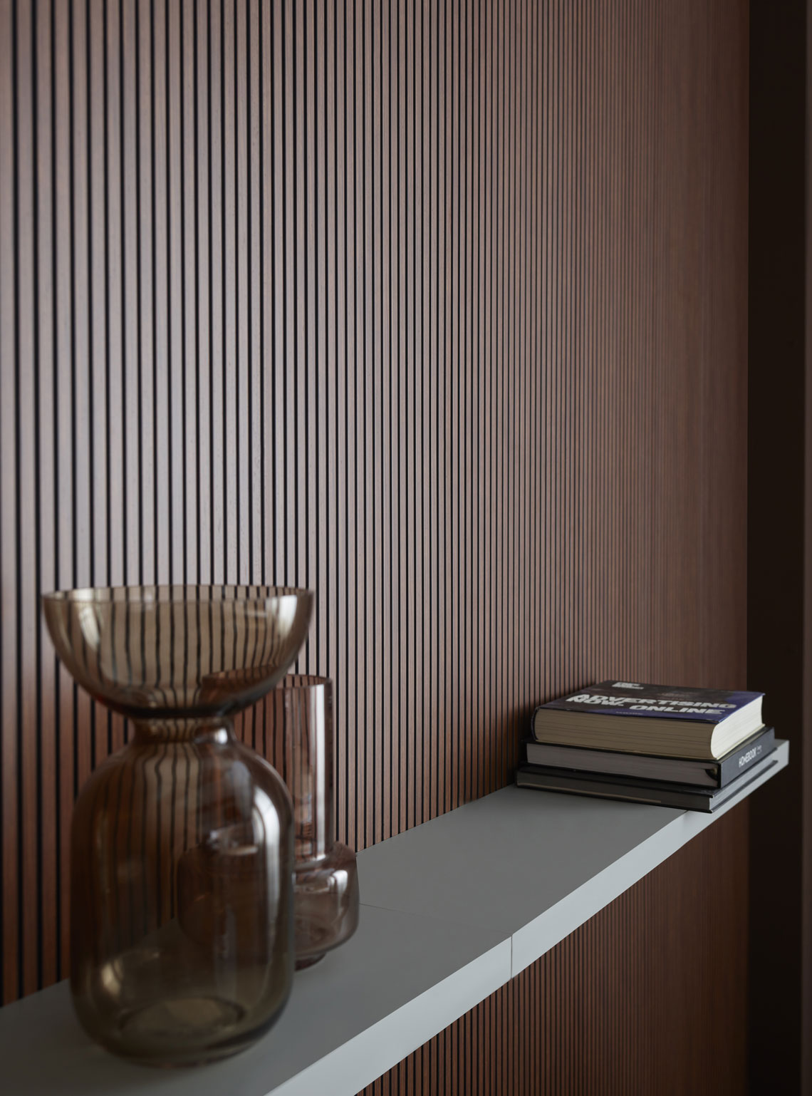 Tonal wall shelf 60x20 cm arrangement