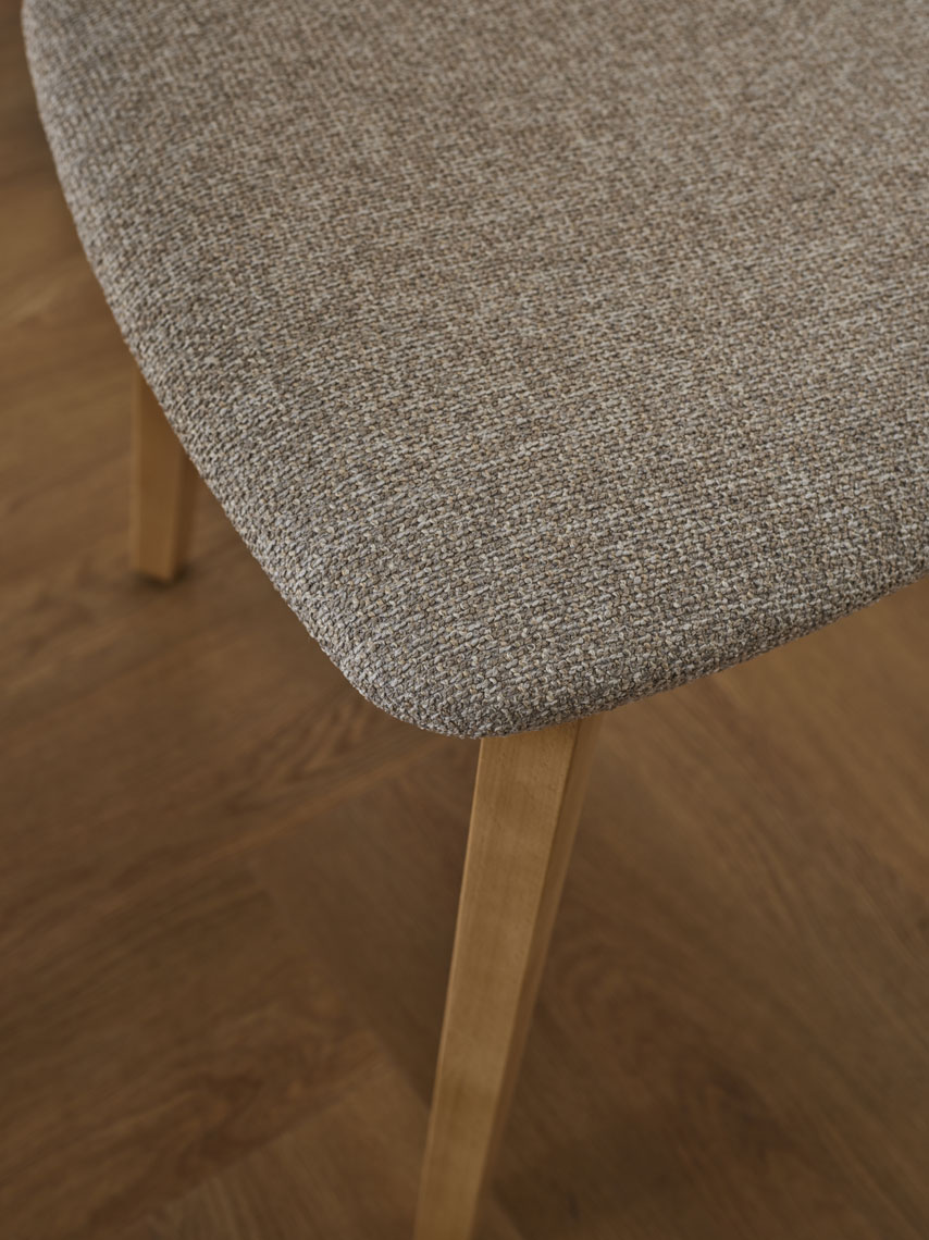 Nolto chair arrangement