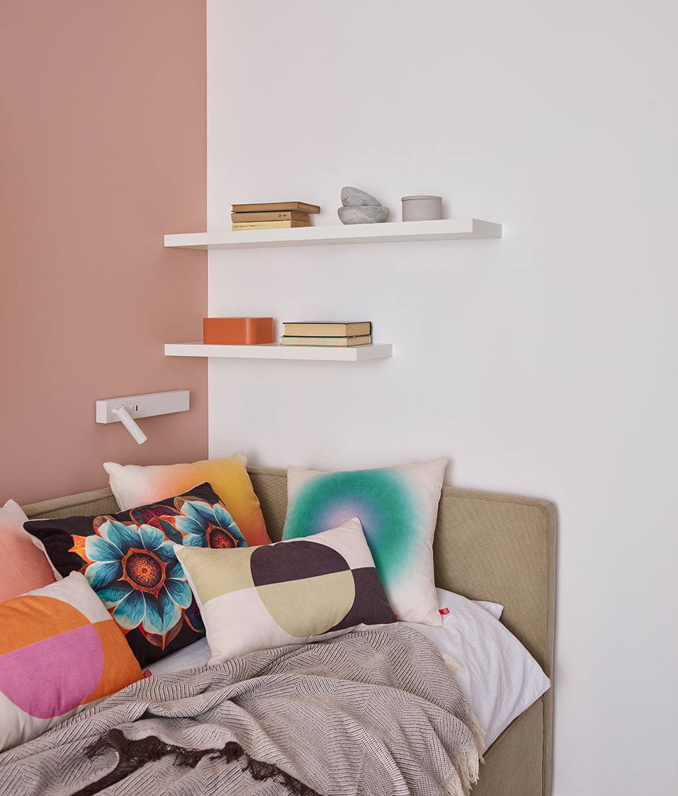 Tonal wall shelf 60x20 cm arrangement