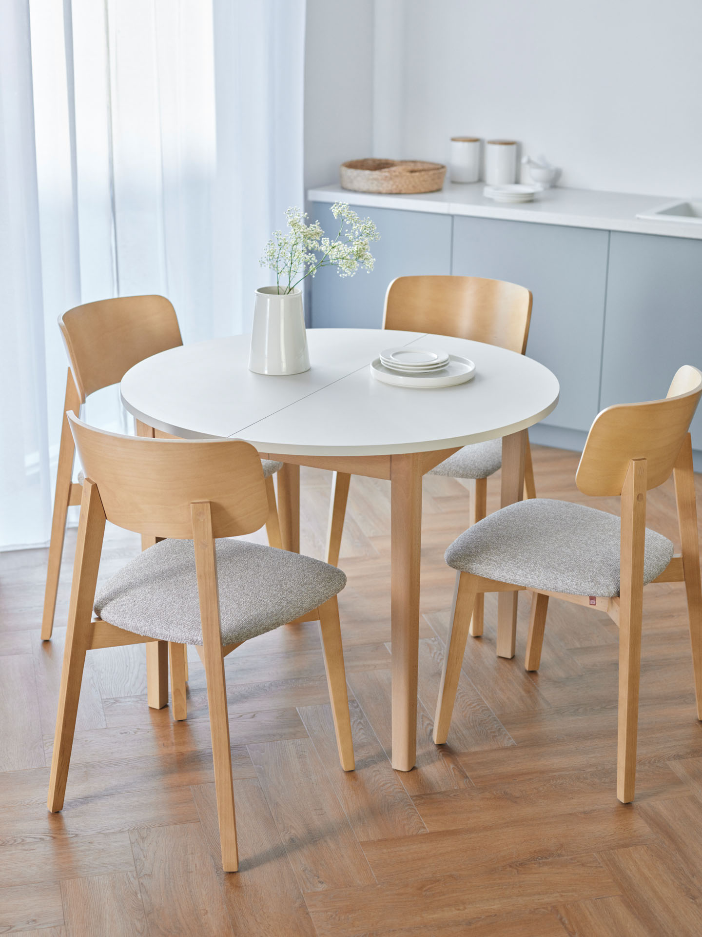 Nolto chair arrangement