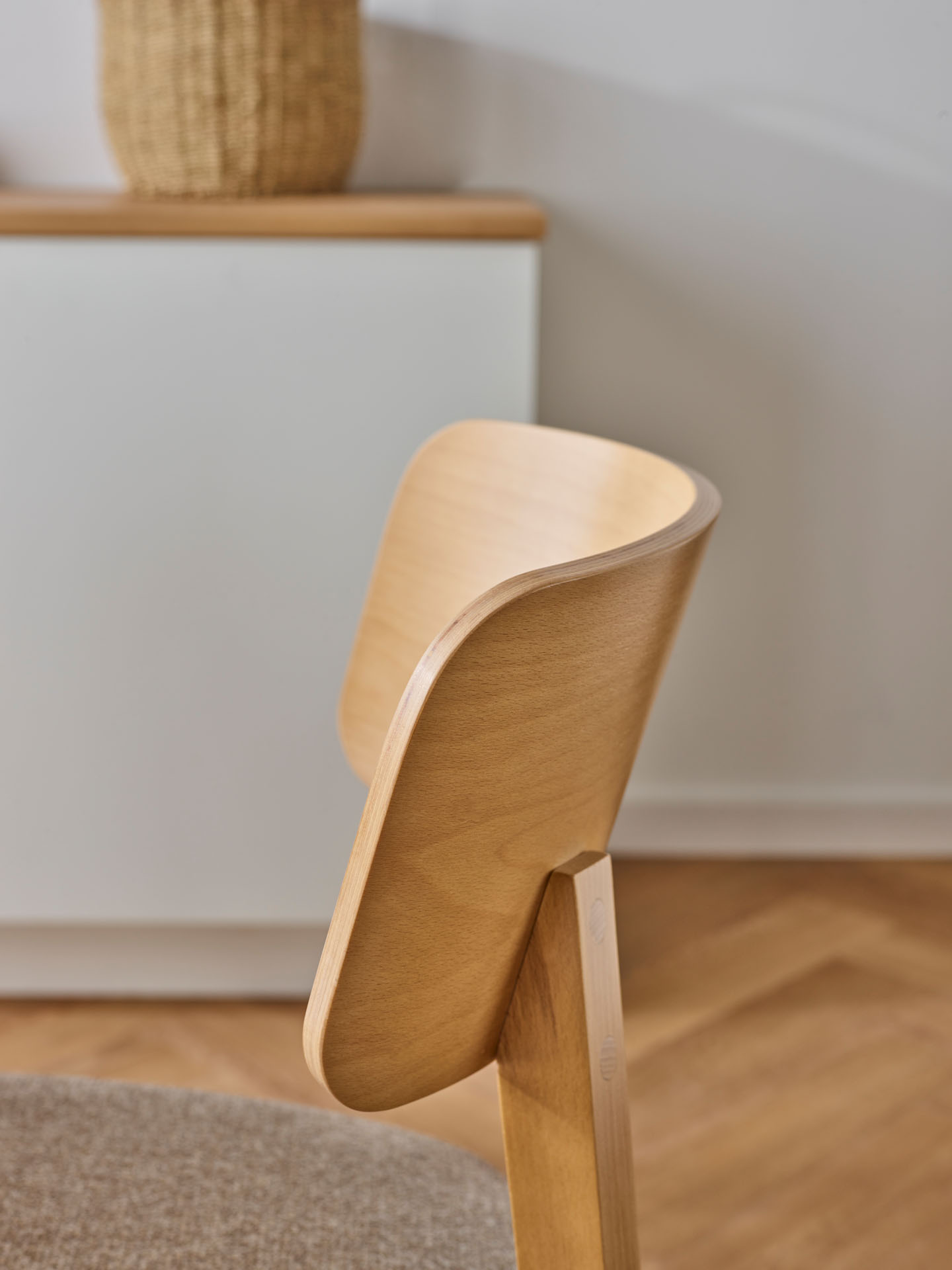 Nolto chair arrangement