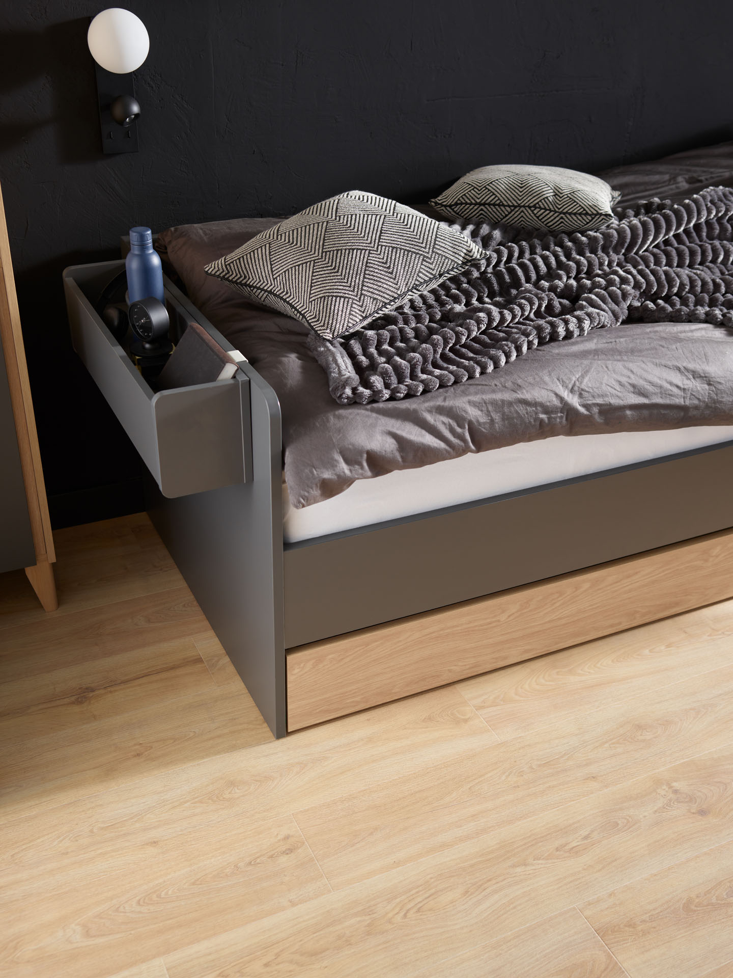Sofa mit hochklappbarem Lattenrost Muve Anordnung