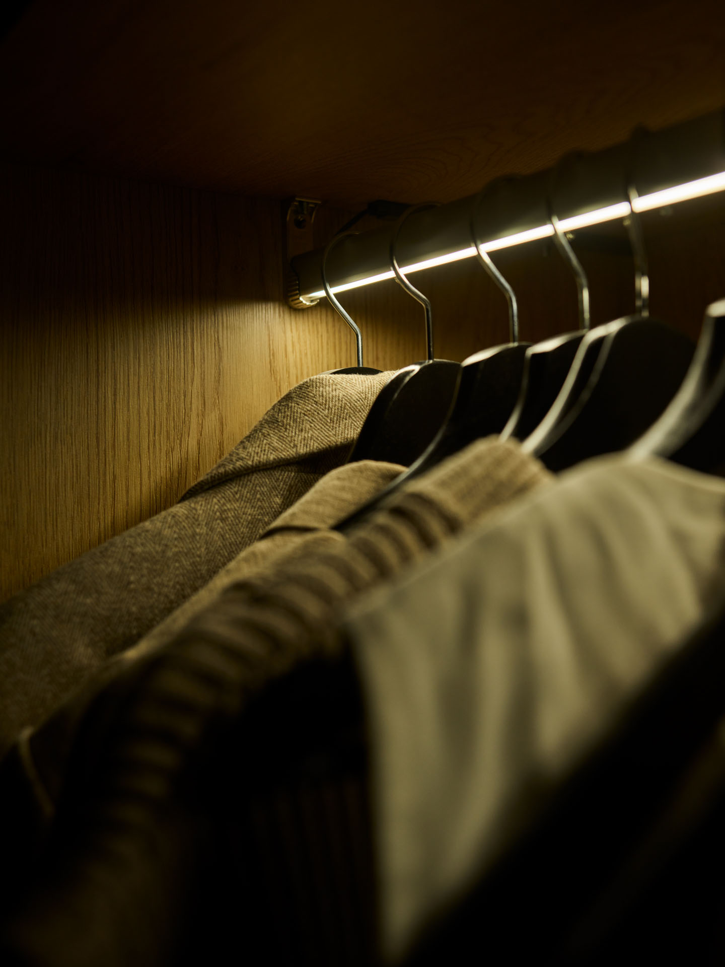 3-door wardrobe with lighting Well arrangement