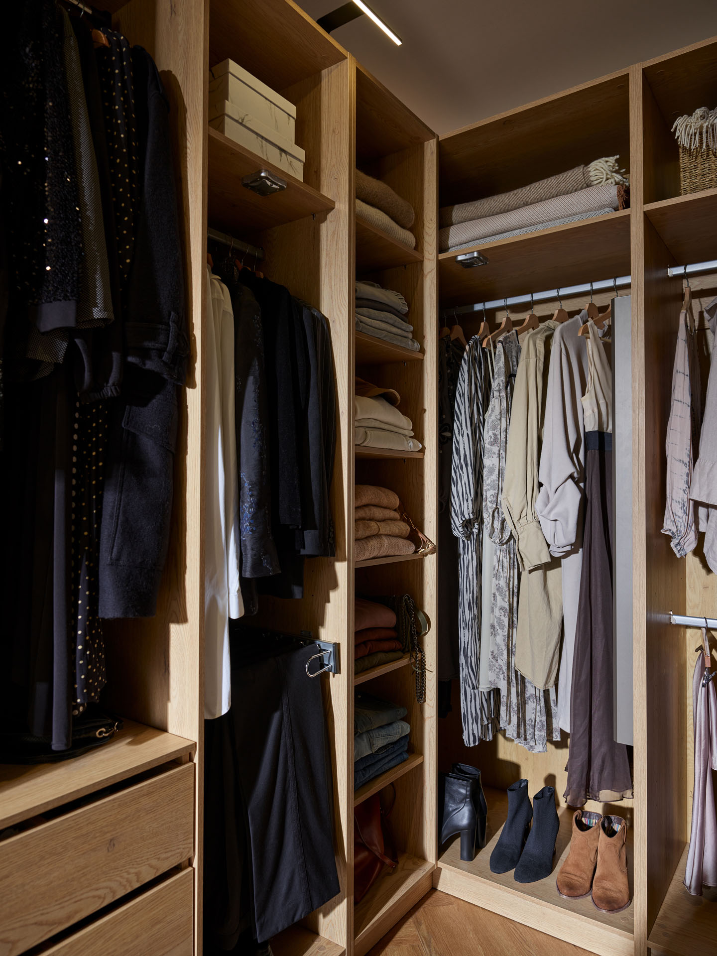 Open wardrobe 125x225 Stor | VOX