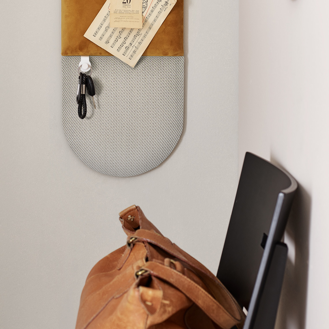 Upholstered panel Oval 2 Soform arrangement