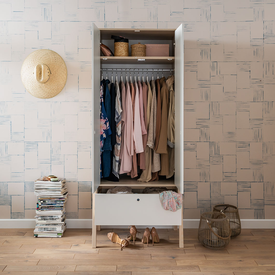 K-POP・アジア hide Closet Collection literally a closet kpop fan