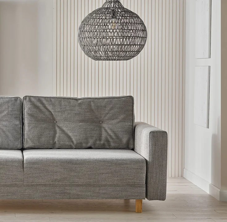 minimalistyczny salon w jasnych kolorach