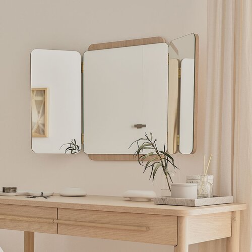 Theater mirror OMM arrangement