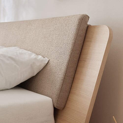 Backrest pillow for bed 140x200 with wide headboard OMM arrangement