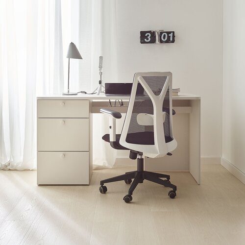 Desk 140 left Reli arrangement