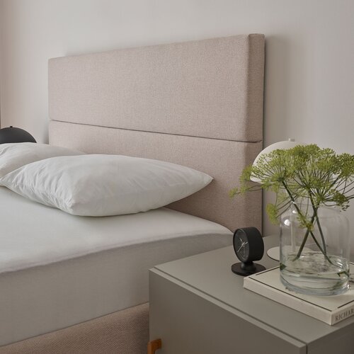 Upholstered bed 140x200 Line arrangement