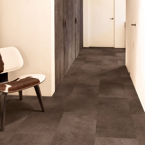 Panele winylowe Quick Step Oro Skała cynamonowa AVSTU40233 aranżacja