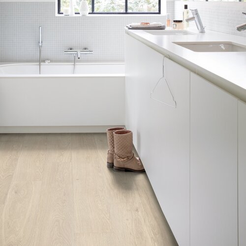 Panele winylowe Quick Step Bloom Dąb morska bryza beżowy AVMPU40080 aranżacja