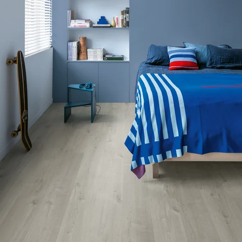 Panele winylowe Quick Step Bloom Dąb bawełniany zimno-szary AVMPU40201 aranżacja