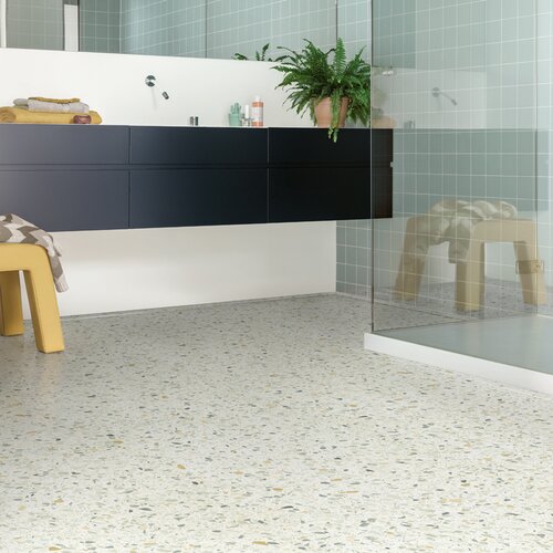 Panele winylowe Quick Step Blush Terazzo wielokolorowy SGTC20307 aranżacja