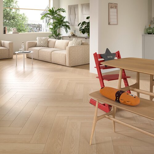 Panele podłogowe EGGER Nature Sense Herringbone Dąb Baronia piaskowy EL2133 aranżacja