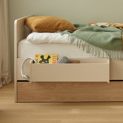 Muve bed shelf arrangement