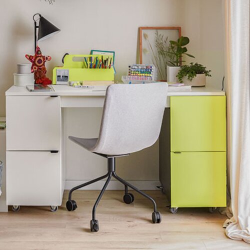 Metal overlay for the front of the Neon desk Young Users Next arrangement