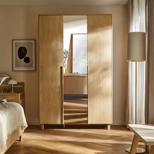 3-door wardrobe with mirror and lighting Well arrangement