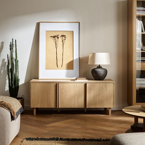 Narrow RTV cabinet Well arrangement